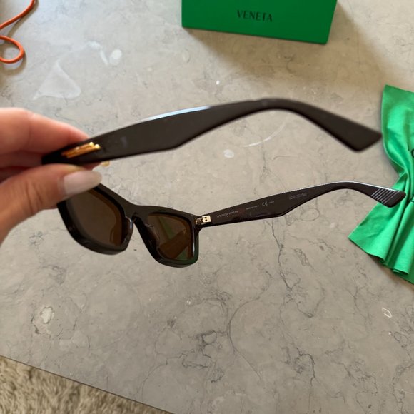 Bottega Veneta Brown Cat-Eye Classic Sunglasses - Picture 9 of 11